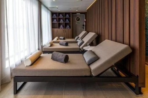 16-ultramarine-ultramarine-01