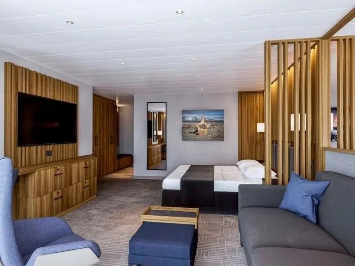 16-ultramarine-ultramarine-23