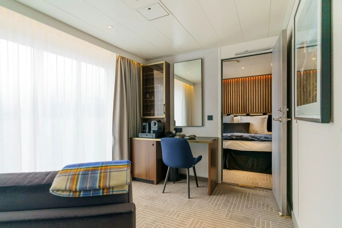 16-ultramarine-ultramarine-24