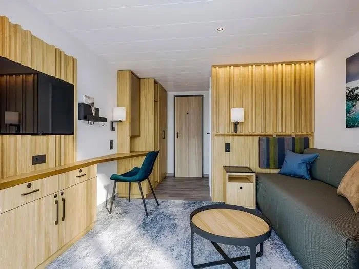 16-ultramarine-ultramarine-26