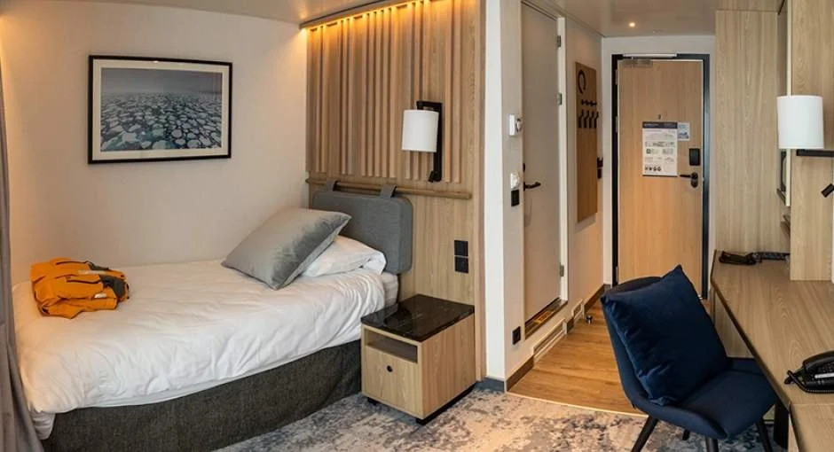 16-ultramarine-ultramarine-36