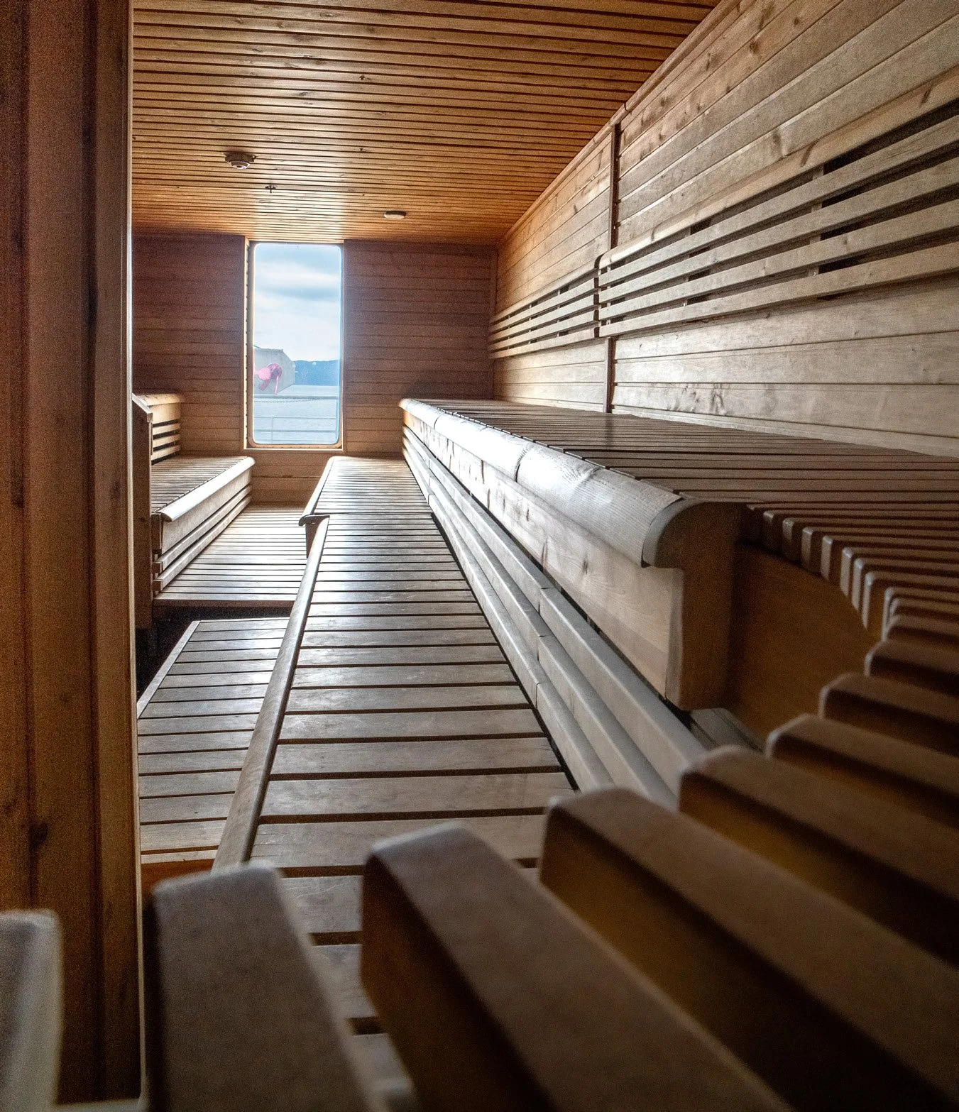 29-ocean-endeavour-ocean-endeavour-21