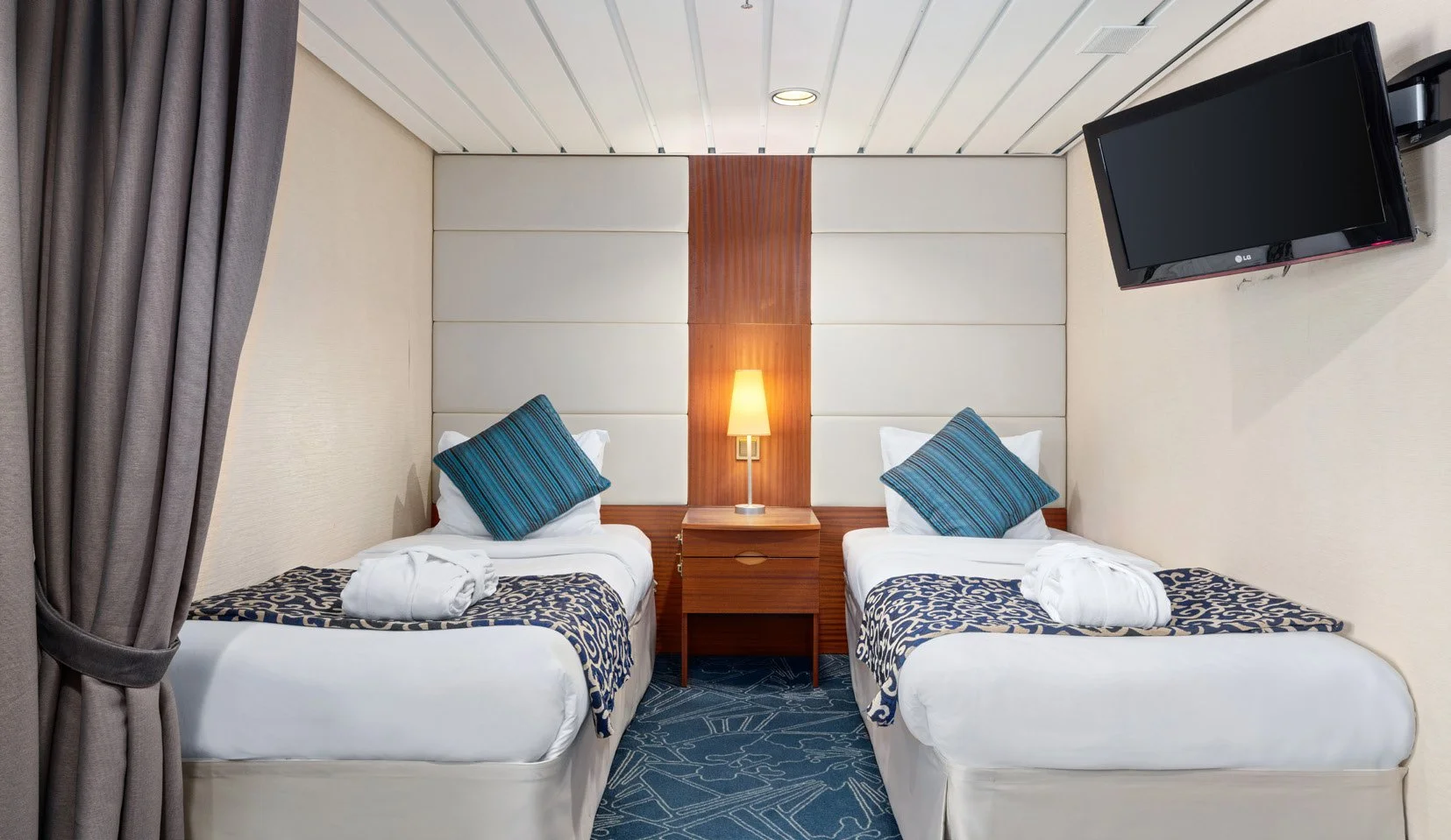 29-ocean-endeavour-ocean-endeavour-22