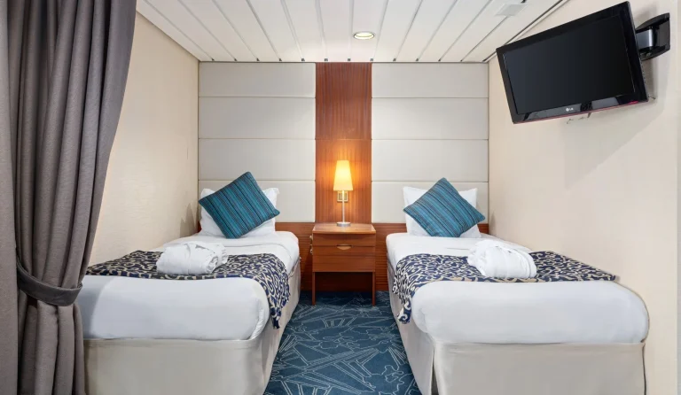 29-ocean-endeavour-ocean-endeavour-23