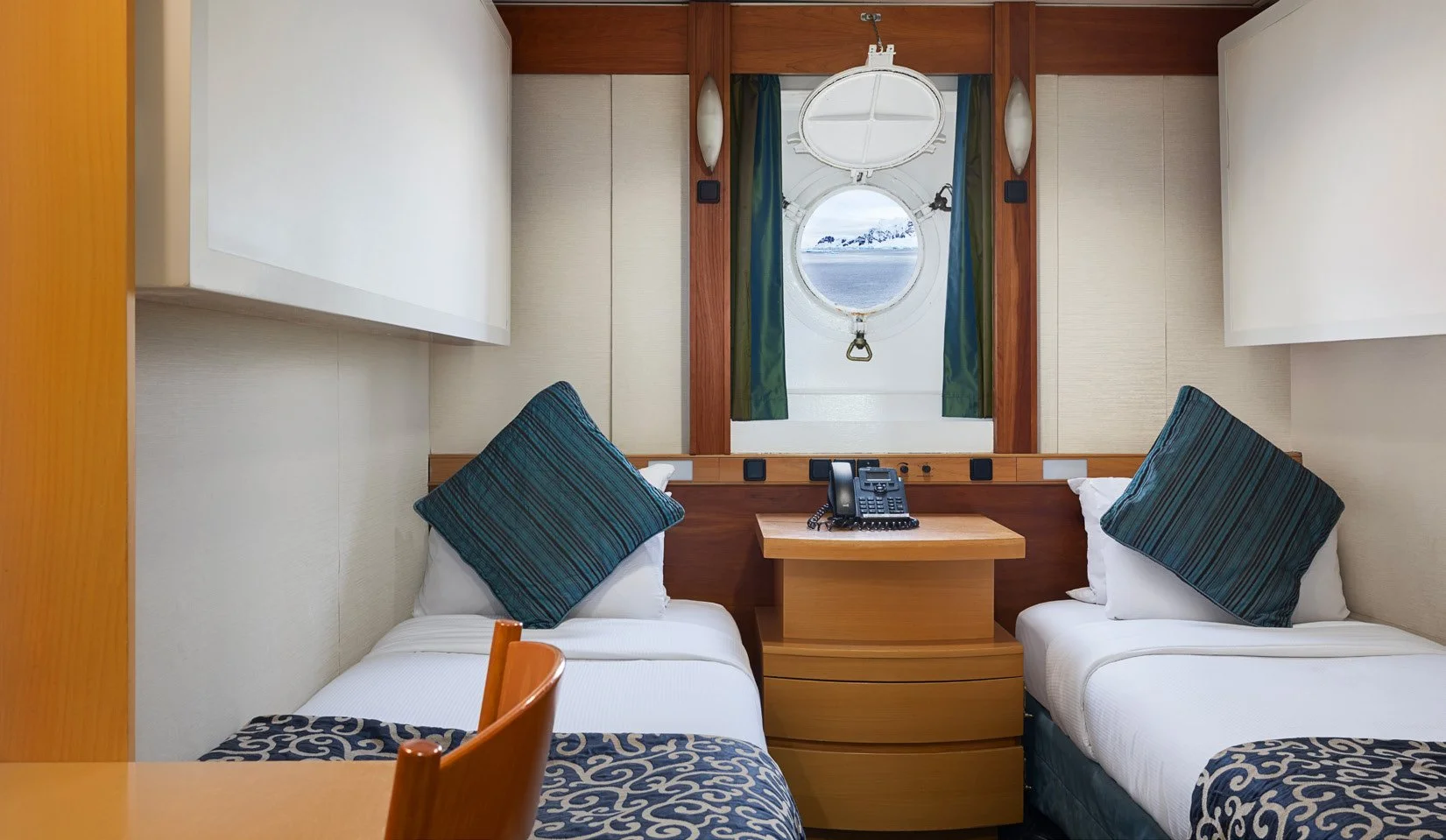 29-ocean-endeavour-ocean-endeavour-31