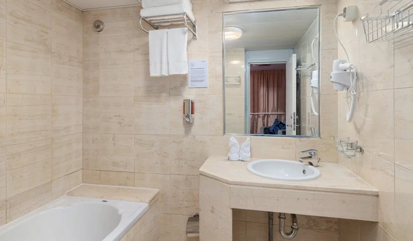 29-ocean-endeavour-ocean-endeavour-37