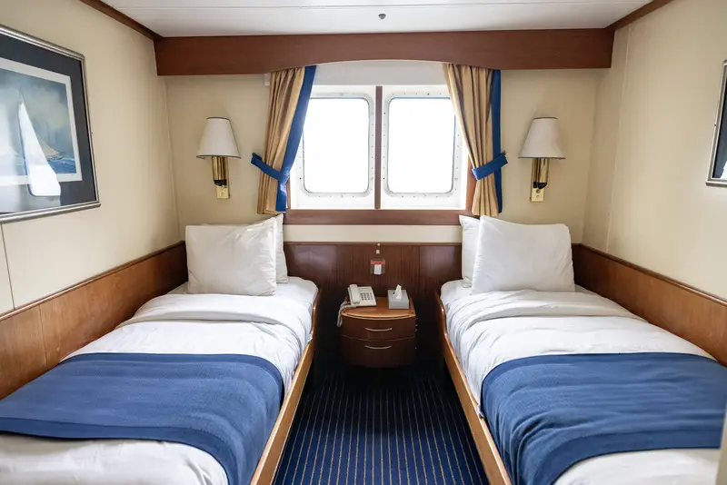 Main-Deck-Twin_Window